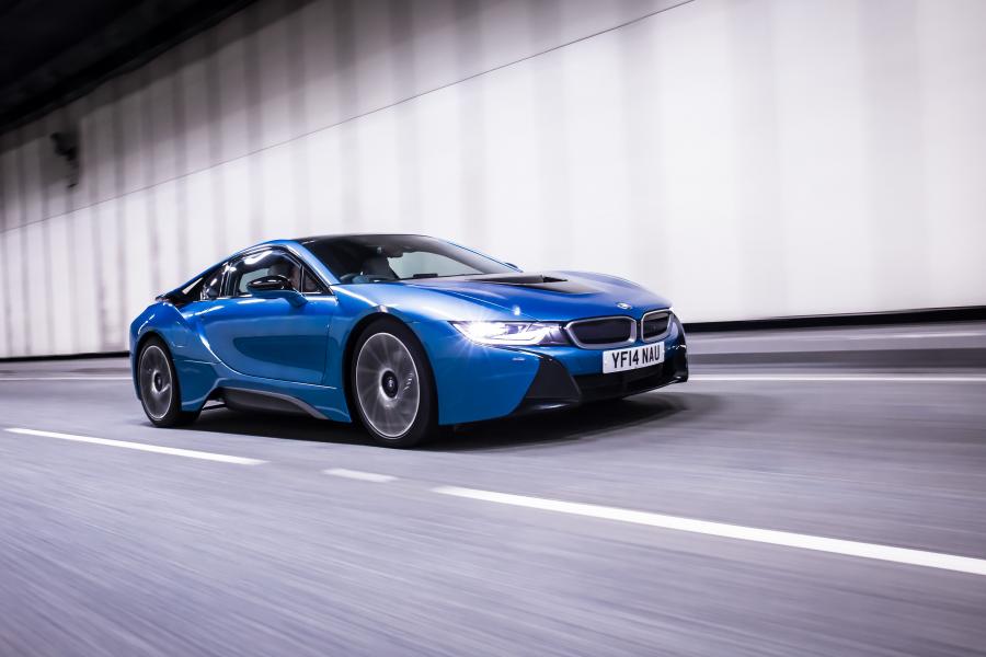  BMW i8 2014 года  (UK) (фото 26 из 69)